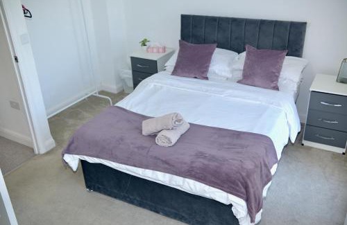 Bordesley Maison | Modern house in City Centre with private parking and gated property