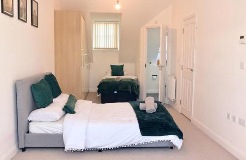 Bordesley Maison | Modern house in City Centre with private parking and gated property