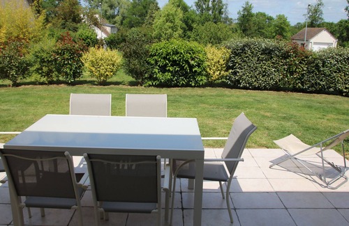 Mignieres Cottage | Maison moderne proche de Chartres avec parking privé