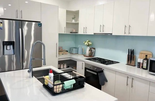 Burwood Maison | Modern House With Arcade Games in a Good Location