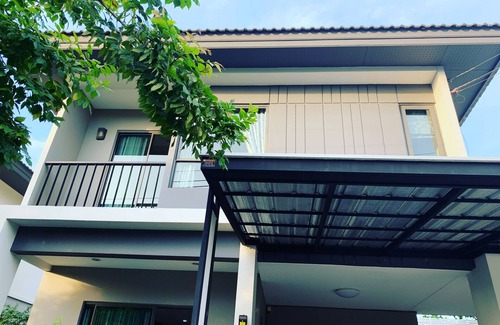 Prawet Maison | Modern house with fitness and pool, close to airport