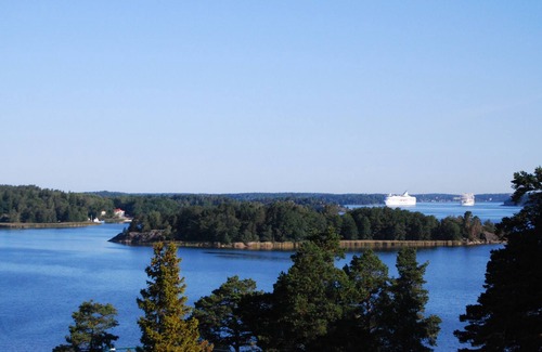 Varmdo Maison | Maison moderne avec vue magnifique sur la mer et quai de bateau