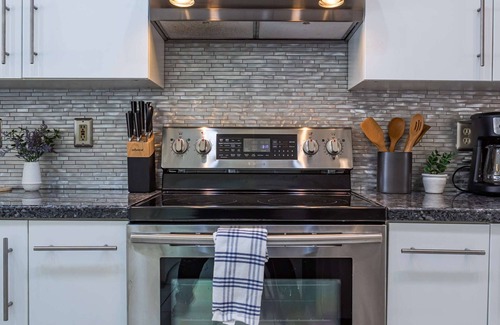 Chandler Maison | Modern House with Office, Cornhole, Near Freeways