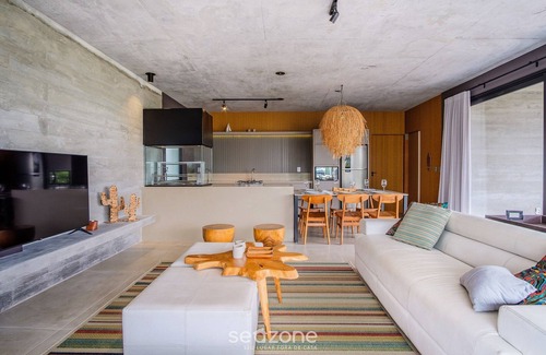 Praia do Rosa Appartement | Modern House With Pool Next to Surfland Roi00
