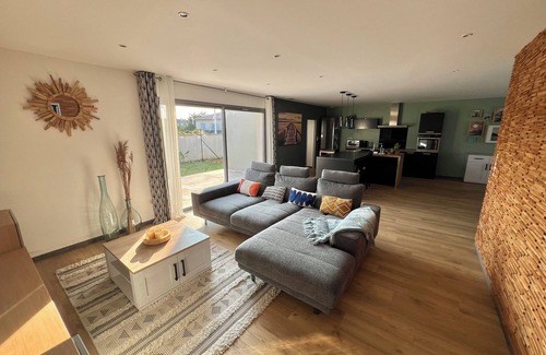 Daux Maison | Modern house with swimming pool, close to lake and forest