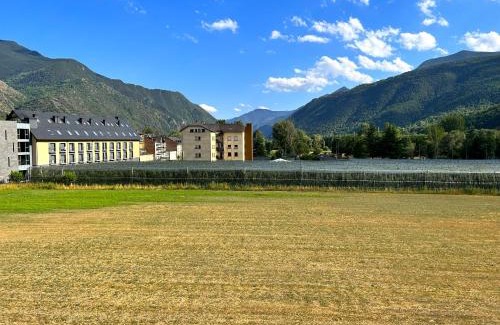 Esterri D'Aneu Appartement | Modern i familiar apartament a Esterri d'Àneu by RURAL D'ÀNEU