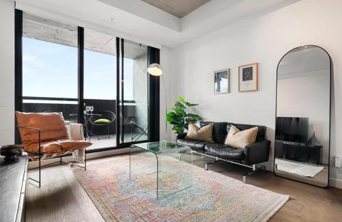 Collingwood North Appartement | Modern, Industrial Hideaway