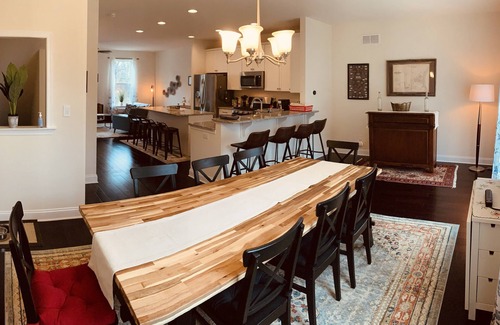 Phoenixville Maison | Modern Industrial, 12 min walk to Bridge St