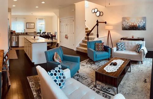 Phoenixville Maison | Modern Industrial, 12 min walk to Bridge St