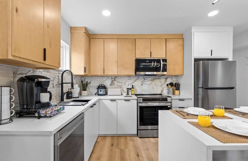 Oak Cliff Appartement | Modern Japandi 2BR w/Parking & EV Charger