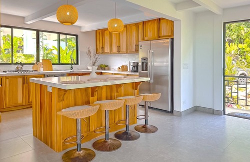 Ballena Maison | Modern Jungle Estate with Incredible Ocean View