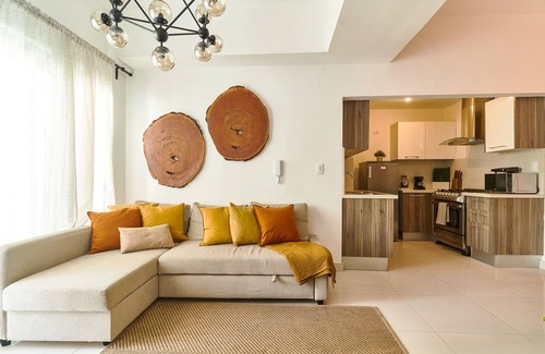 Viejo Arroyo Hondo Copropriété | Modern King Size Bed Condo with Pool by Agora Mall