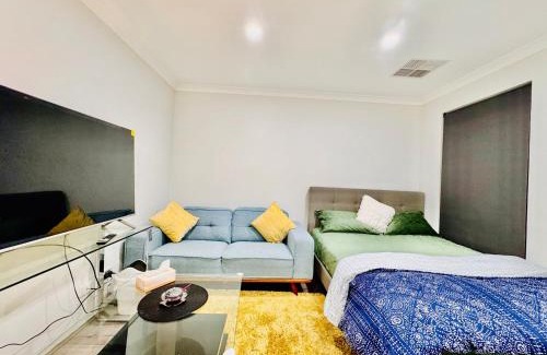 Brabham Maison | Modern King Suite on Swan Valley Doorstep