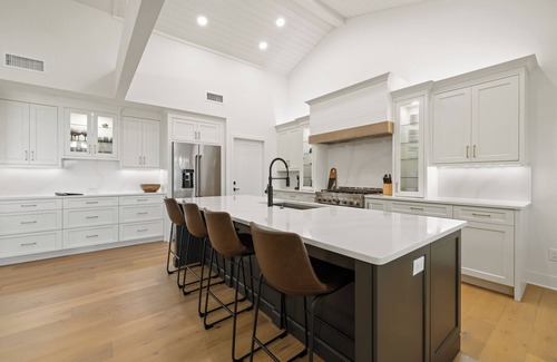 Melrose Maison | Modern LAKE HOUSE on Lake Santa Fe near Gville/UF