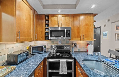 Tobyhanna Maison | Modern Lake View | Firepit, Hot Tub, Lake Views!