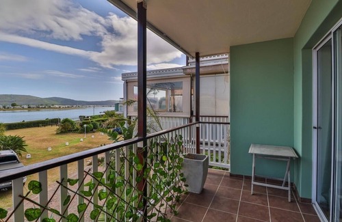 Old Place Appartement | Modern Lakeside 3 Story Apartment situated on the Knysna Lagoon