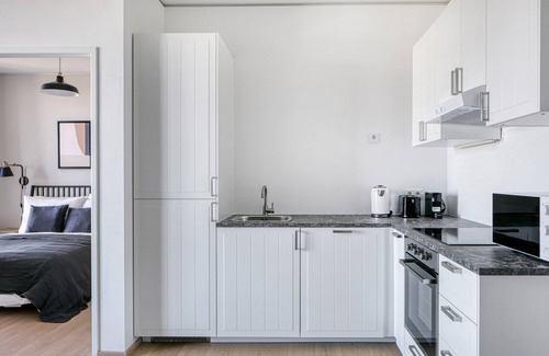 Erdberg Appartement | Modern Landstraße 1BR w/ Elevator & Rooftop Pool, near U3, by Blueground