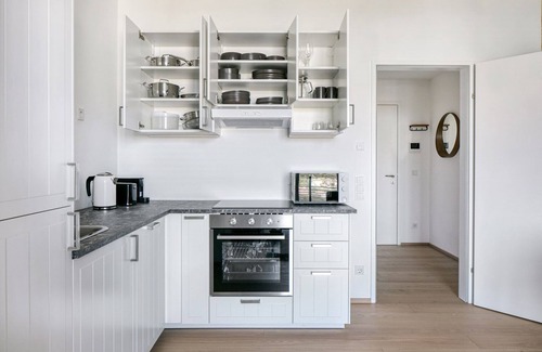 Erdberg Appartement | Modern Landstraße 1BR w/ Elevator & Rooftop Pool, near U3, by Blueground