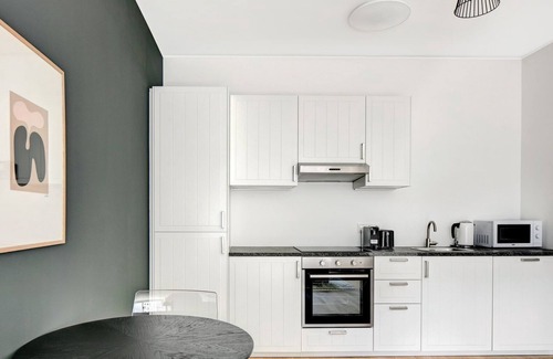 Erdberg Appartement | Modern Landstraße 1BR w/ Amazing Views, steps from Danube, by Blueground
