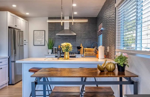 Overlook Appartement | Modern Living Steps From Downtown
