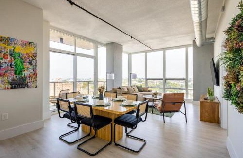 Historic Downtown Appartement | Modern Loft 15 Min from NYC with City View & Pool