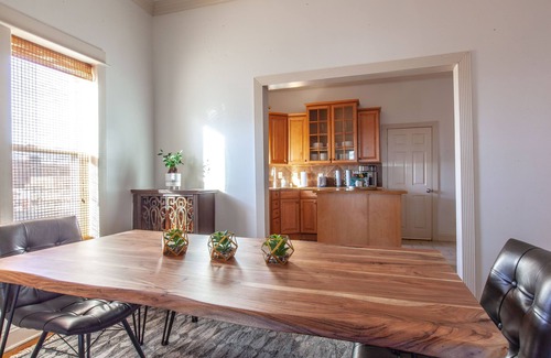 Independence Appartement | Modern Loft on the Historic Independence Square #B