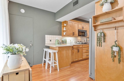 Nurmi Isles Maison | Modern Lush Green Escape