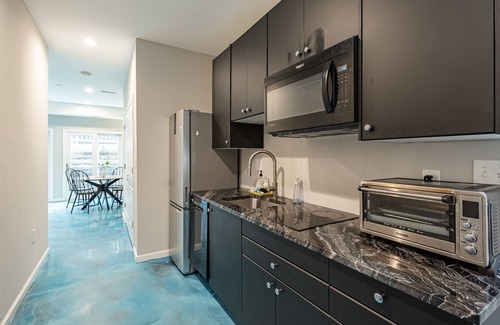 Brookland Copropriété | MODERN ☆ Lux ★ 1 BR 2 Bed Condo ☆ Prime Location