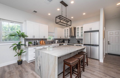 Grant Hill Maison | Modern Lux Home: 4B/3B Retreat: Close to Downtown!