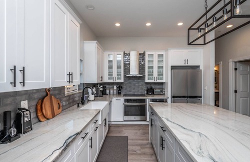 Grant Hill Maison | Modern Lux Home: 4B/3B Retreat: Close to Downtown!