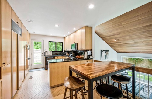 Bethesda Maison | Modern Lux Home near DC!