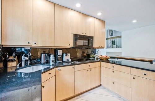 Bethesda Maison | Modern Lux Home near DC!