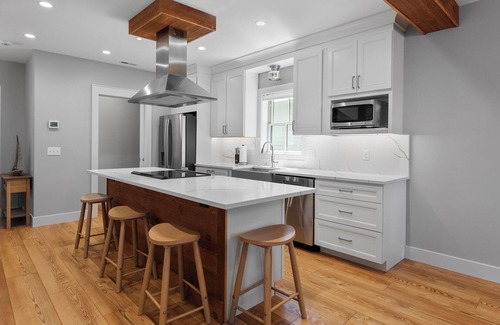Chestertown Appartement | Modern Lux Upstairs apt in Chestertown/Family Friendly/Walk to Shops and Dining!