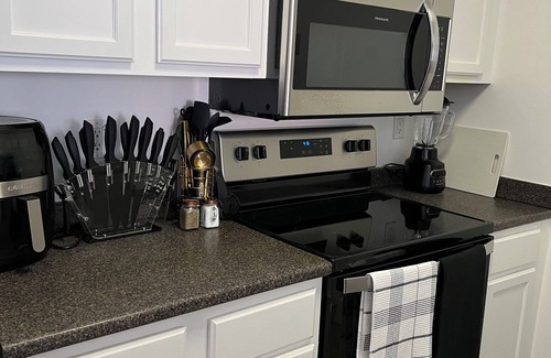 Downtown Appartement | Modern Luxe 1BR Apt in Downtown Stamford