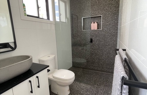 Moama Cabine | Modern Luxe 4 bedroom cabin on the Murray
