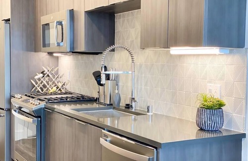 Milpitas Appartement | Modern Luxe Apartment in Heart of Silicon Valley