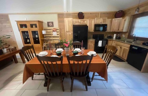 Conyers Cabine | Modern Luxe Cabin Tucked away on the Yellow River!
