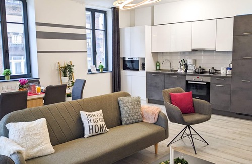 Terezvaros Copropriété | MODERN LUXE CONDO IN HEART OF DOWNTOWN BUDAPEST *ROOFTOP SWIMMING POOL*