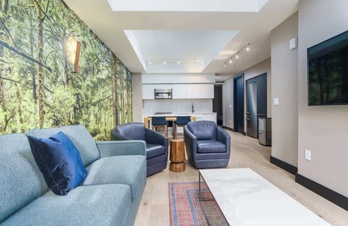 Berkeley Hôtel | Modern & Luxe Flat on Trendy Tennyson Street