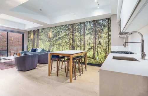 Berkeley Hôtel | Modern & Luxe Flat on Trendy Tennyson Street