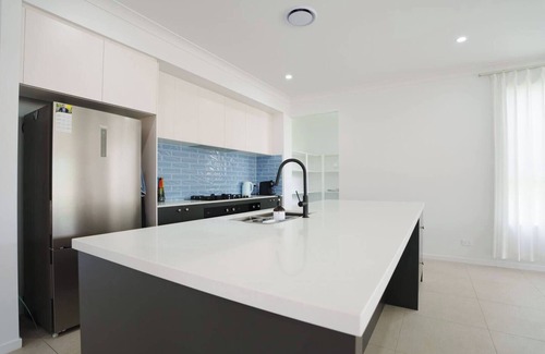 Sunnybank Hills Maison | Modern Luxury Family 5Bedrooms