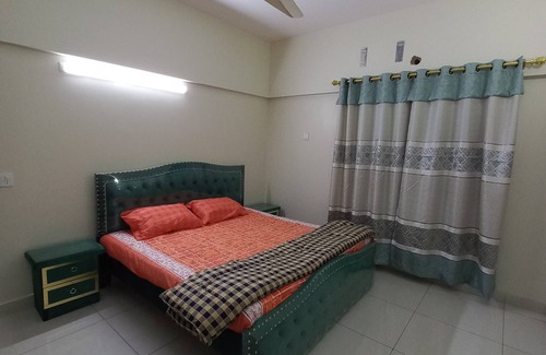 Gulshan-e-Iqbal Appartement | Modern Luxury Guest Apartment. 5 Minutes To The Shopping Mall & Theme Park