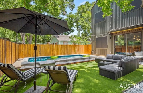 East Cesar Chavez Maison | Modern Luxury Home - Minutes from Lady Bird Lake