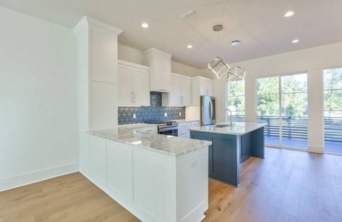 Tallahassee Maison | Modern Luxury House with Prime Time Convenience