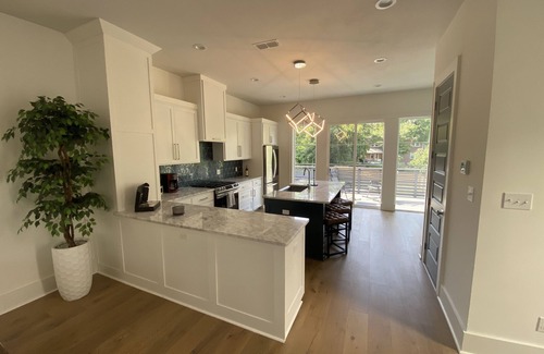 Tallahassee Maison | Modern Luxury House with Prime Time Convenience