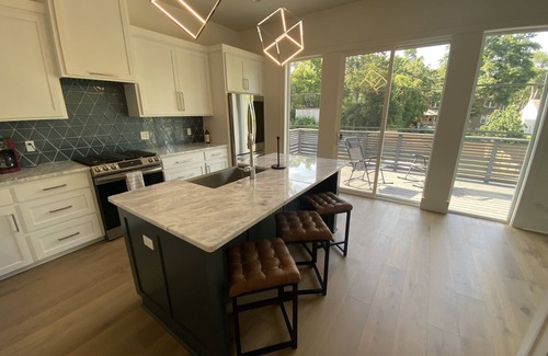 Tallahassee Maison | Modern Luxury House with Prime Time Convenience