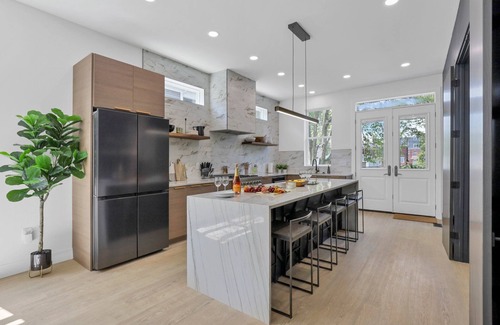 Near East Columbus Maison | Modern Luxury in Downtown Cbus - Close to Franklin Park and the East Market