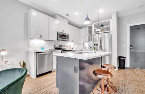 Plaza Midwood Appartement | Modern Luxury ☞ King Bed ☞ 1BR in Plaza Midwood