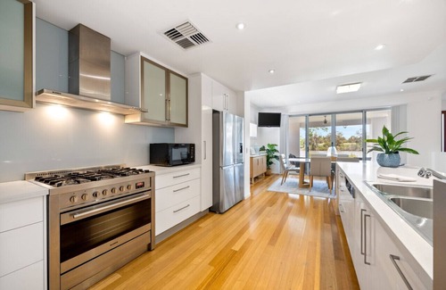 Yeronga Maison | Modern Luxury Riverfront Sanctuary