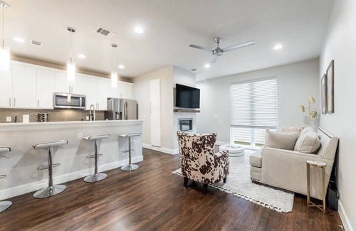 Knox - Henderson Maison | Modern Luxury Townhome downtown